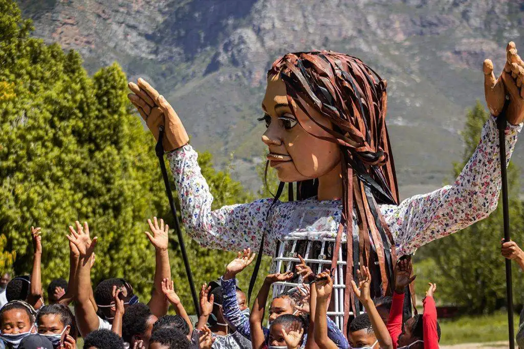 The-Walk-Little-Amal-and-children-c-Bevan-Ross-021-copy-1